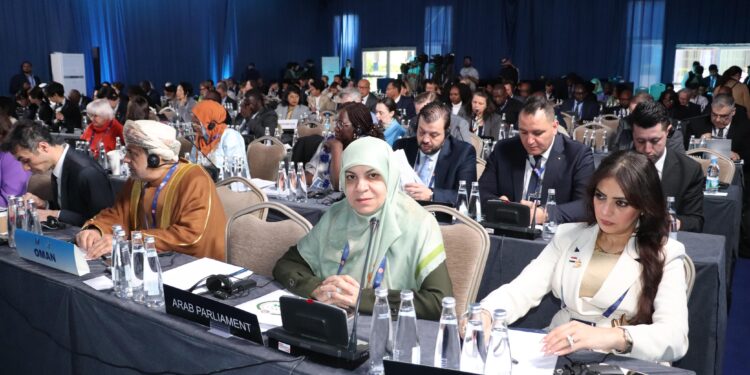 البرلمان العربي يدعو إلى تعزيز قدرة الدول النامية على حماية مواردها المائية في مواجهة تغير المناخ