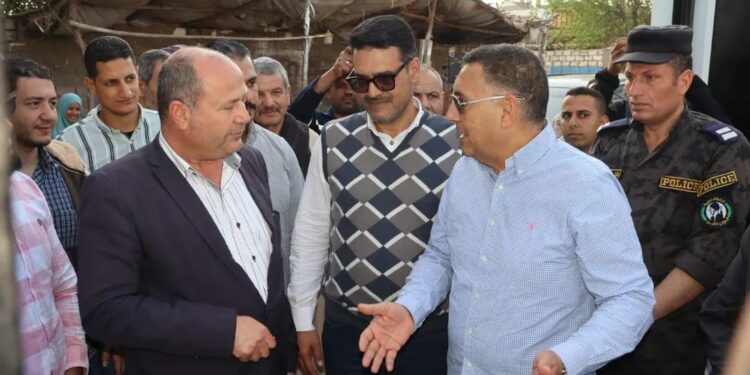 محافظ القليوبية يطلق التيار الكهربائي بمحطة صرف صحي “كفر النخلة” بطوخ