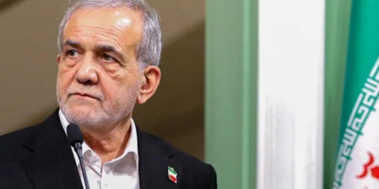 الرئيس الإيراني يدعو لخفض التصعيد: الحرب ليست في مصلحة أحد والحل في الدبلوماسية