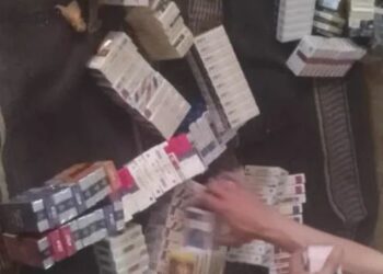 حملة مكبرة بالقناطر الخيرية تضبط ( ٣٠٠ ) لتر بنزين قبل بيعهم بالسوق السوداء ؛ ( ٤٠٠ ) علبة سجائر بدون فواتير .