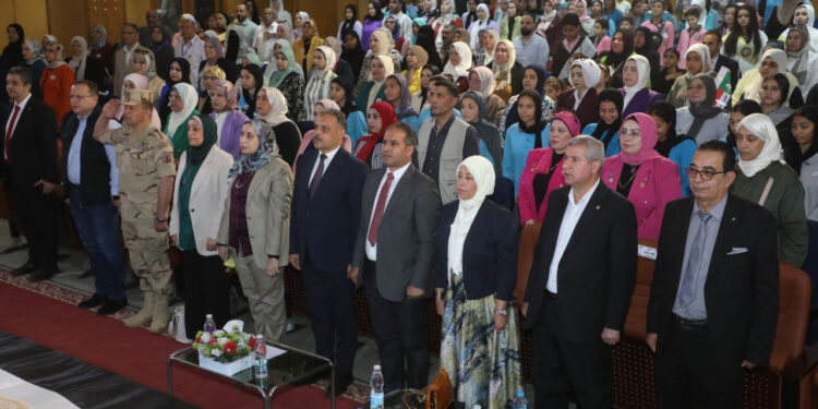 تزامناً مع الإحتفال بيوم التراث العالمي …الشرقية تحتفي بالتميز التعليميمحافظ الشرقية يشهد إحتفالية تكريم المدارس المنتسبة لليونيسكو الفائزة بجائزة التميز التعليمي