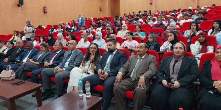 اعلام البحر الأحمر ينظم ندوة حول “الأمن السيبراني” لتعزيز الوعي الرقمي لدى الشباب بجامعة الغردقة.