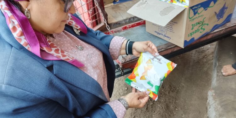 حملة تموينية مفاجئة بقيادة وكيلة المديرية وضبط مصنع بدون ترخيص بسرياقوس وبحيازته منتجات مجهولة المصدر