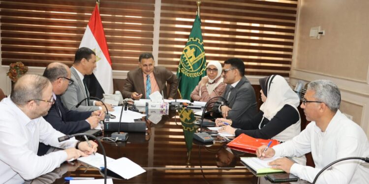 فودة يؤكد تكثيف التنسيق مع الجهاز التنفيذي للإسراع بنهو مشروعات مياه الشرب والصرف الصحي بالقليوبية.