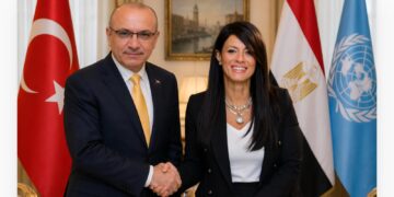 سفير تركيا بالقاهرة يهنئ رانيا المشاط بتعيينها وكيلةً للأمين العام للأمم المتحدة