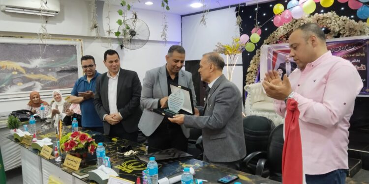 الفرماوي يشهد حفل تكريم الأستاذ علاء سعد لبلوغه سن المعاش بمركز التنمية الشبابية بـ15 مايو