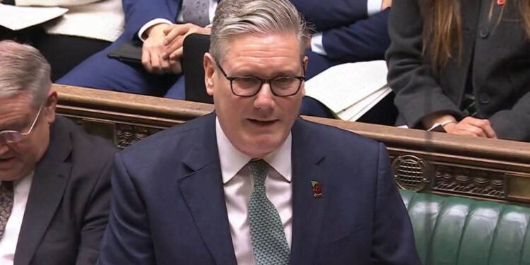 بريطانيا تُشهر ورقة الإرهاب في وجه طهران.. ستارمر يتجه لتصنيف الحرس الثوري الإيراني تنظيمًا إرهابيًا خلال أسابيع