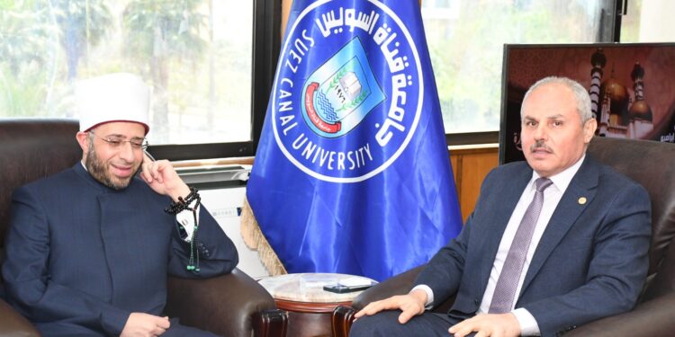 رئيس جامعة قناة السويس يستقبل وزير الأوقاف الدكتور أسامة الأزهري خلال مناقشة رسالة ماجستير بالمعهد الأفروآسيوي