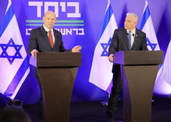تحالف انتخابي يهز إسرائيل:بينت ولبيد في جبهة واحدة والليكود يصفه بتحالف الإخوان