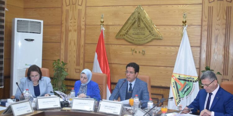 مجلس جامعة بنها : الانتهاء من استعدادات امتحانات الفصل الدراسي الثاني
