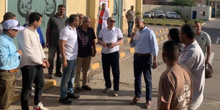 نائب رئيس مجلس إدارة الشركة القابضة لمياه الشرب يتفقد محطة اليسر لتحلية المياه بالغردقة