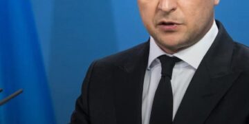 زيلينسكي يفتح النار على إسرائيل شراء المسروقات جريمة وموانئكم تستقبل حبوبًا نهبتها روسيا