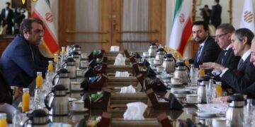 طهران تكشف هوية غرفة القرار قاليباف يقود المفاوضات شخصيا بأمر مباشر من خامنئي