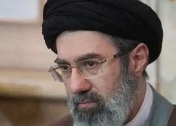 مجتبى خامنئي: الخليج يدخل مرحلة جديدة وأمريكا هُزمت وتتوسل اتفاقا وإيران ماضية في مشروعها الإقليمي