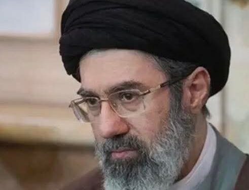 مجتبى خامنئي: الخليج يدخل مرحلة جديدة وأمريكا هُزمت وتتوسل اتفاقا وإيران ماضية في مشروعها الإقليمي