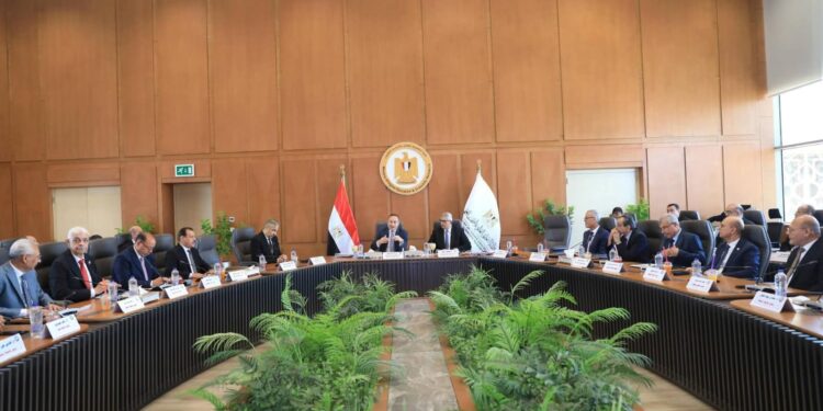 رئيس جامعة المنوفية يشارك في اجتماع المجلس الأعلى للجامعات بالعاصمة الإدارية