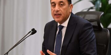 رئيس الوزراء يهنئ شيخ الأزهر بقرب حلول عيد الأضحى المبارك
