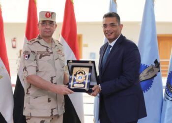 محافظ البحر الأحمر يستقبل قائد قوات الدفاع الشعبي والعسكري