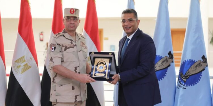 محافظ البحر الأحمر يستقبل قائد قوات الدفاع الشعبي والعسكري