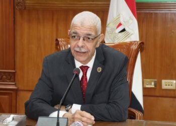 وفد طلابي من علوم المنوفية يزور المعامل الرئيسية لإدارة الحرب الكيميائية بالقوات المسلحة لتعزيز الخبرات التطبيقية