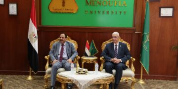 رئيس جامعة المنوفية يستقبل وفد ضمان الجودة لاعتماد برنامجي الكيمياء والجيولوجيا بكلية العلوم