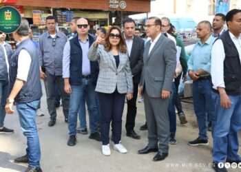 وزيرة التنمية المحلية والبيئة تتفقد المرحلة الثانية لتطوير سوق العتبة