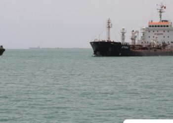 تصعيد خطير في الخليج.. الاستيلاء على سفينة قرب الفجيرة وتوجيهها نحو المياه الإيرانية
