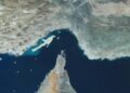 شلل مفاجئ في أهم ممر نفطي بالعالم.. توقف حركة العبور في مضيق هرمز يثير القلق الدولي