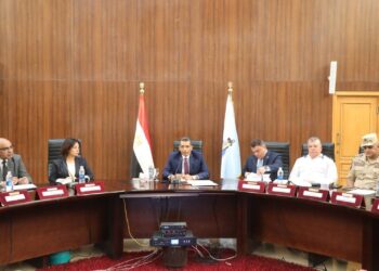 محافظ البحر الأحمر يوجّه برفع الجاهزية القصوى لاستقبال عيد الأضحى المبارك