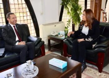 وزيرة التنمية المحلية تتابع مع محافظ المنوفية مشروعات الخطة الاستثمارية ومبادرة حياة كريمة
