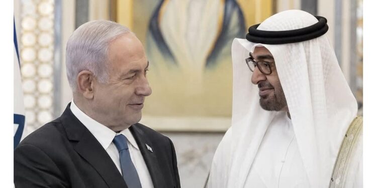 يديعوت أحرونوت: نتنياهو كشف زيارته للإمارات خوفًا من ظهور بينيت بديلًا مقبولًا خليجيًا
