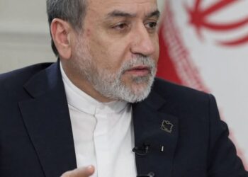 عراقجي يتحرك عبر بوابة عُمان اتصالات مكثفة لمنع انفجار المنطقة