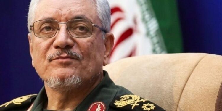 الدفاع الإيرانية توجه رسالة نارية لترامب: أمامه خيار واحد أو مزيد من الهزائم