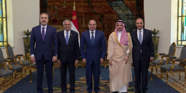 القاهرة تجمع الرباعية.. والسيسي يدعم مسار الاستقرار