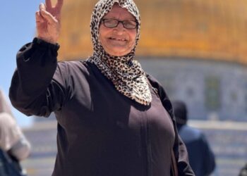 الاحتلال يُبعد المرابطة المقدسية نفيسة خويص عن المسجد الأقصى لمدة ستة أشهر
