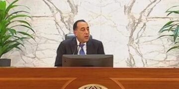 رئيس الوزراء يتابع جهود إعادة إحياء معالم القاهرة التاريخية