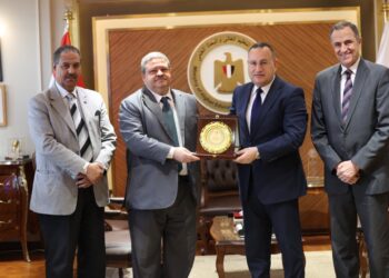 وزير التعليم العالي يبحث مع رئيس الهيئة المصرية لضمان الجودة والاعتماد “إتقان” تطوير منظومة الجودة والاعتماد بالتعليم الفني والتكنولوجي