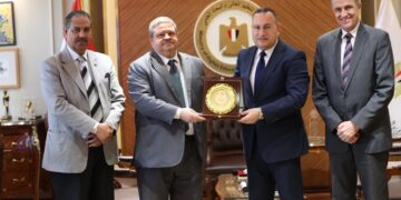 وزير التعليم العالي يبحث مع رئيس الهيئة المصرية لضمان الجودة والاعتماد “إتقان” تطوير منظومة الجودة والاعتماد بالتعليم الفني والتكنولوجي
