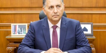 محافظ القليوبية يلغي ندب مدير التعليم الإعدادي ويوقفه عن العمل ويحيله للتحقيق