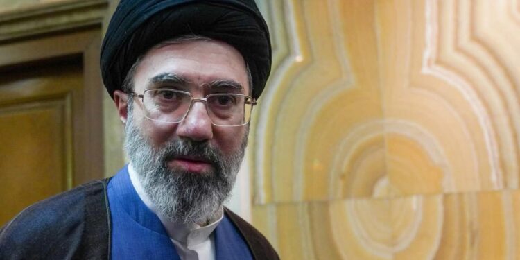 المرشد الإيراني: أعداؤنا انتقلوا إلى “الحرب المركبة” بعد فشلهم في المواجهة الميدانية