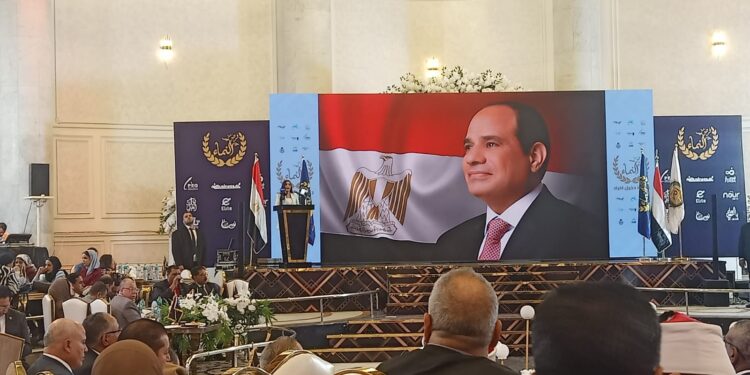 مؤتمر فرص النماء بالقاهرة يعلن مشروعات استثمارية يمنية جديدة وخططًا لفتح أسواق دولية.