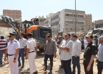 استجابة لشكاوى المواطنين.. محافظ القليوبية يقود حملة حاسمة لإنهاء عشوائية سوق بهتيم ويوجه ببدء التطوير الفوري