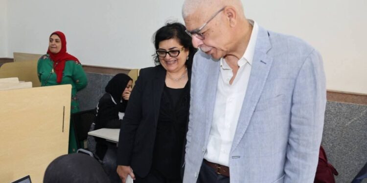 رئيس جامعة المنوفية يتفقد لجان امتحانات جامعة المنوفية الأهلية ويشيد بانتظام الاختبارات الإلكترونية وبرامجها الأكاديمية المتطورة