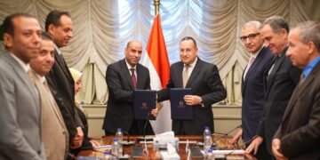 وزيرا التعليم العالي والعمل يوقعان بروتوكولًا لإعداد كوادر متخصصة في السلامة المهنية والموارد البشرية وفق متطلبات سوق العمل، ويطلقان مبادرة وطنية لتشغيل ذوي الهمم