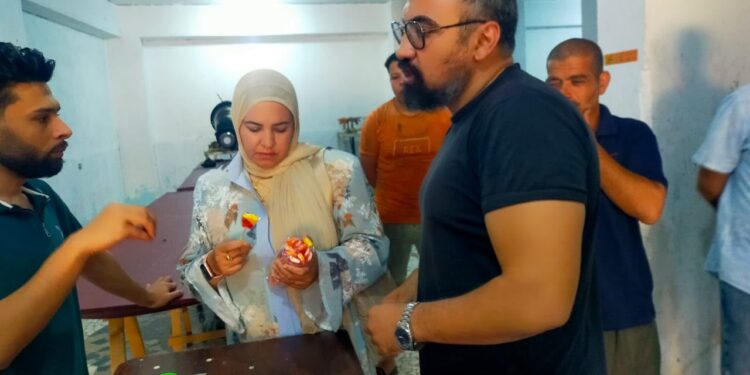 تموين القليوبية ضبط مصنع غير مرخص لإنتاج حلوى الأطفال مجهولة المصدر والتحفظ على ١١٢٧٢ قطعة حلوي أطفال قبل طرحها بالأسواق