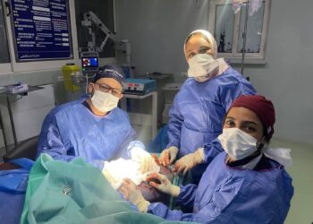 تدخل جراحي دقيق بمستشفى شرق المدينة ينجح في إنقاذ يد شاب من البتر