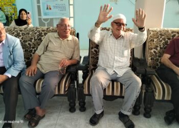 (بالصور )روافد الخير تغمر قلوب اباء وامهات دار ضيافة راس البر لكبار السن بالحب والعرفان كعادتها فى كل عام .