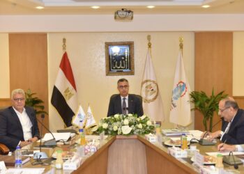 وزير التموين والتجارة الداخلية يترأس اجتماع الجمعية العامة للشركة القابضة للصناعات الغذائية