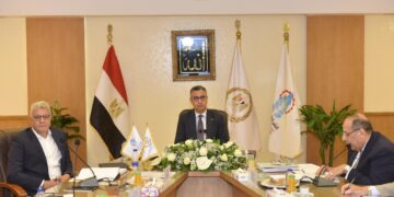 وزير التموين والتجارة الداخلية يترأس اجتماع الجمعية العامة للشركة القابضة للصناعات الغذائية