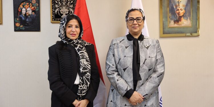 رئيسة القومي للمرأة تستقبل المديرة التنفيذية لمنظمة تنمية المرأة التابعة لمنظمة التعاون الإسلامي